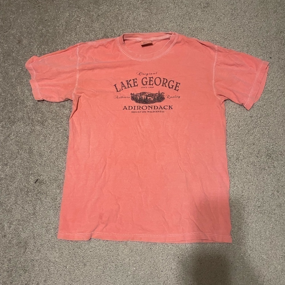 Lake George light pink‎ / peach t-shirt size medium
